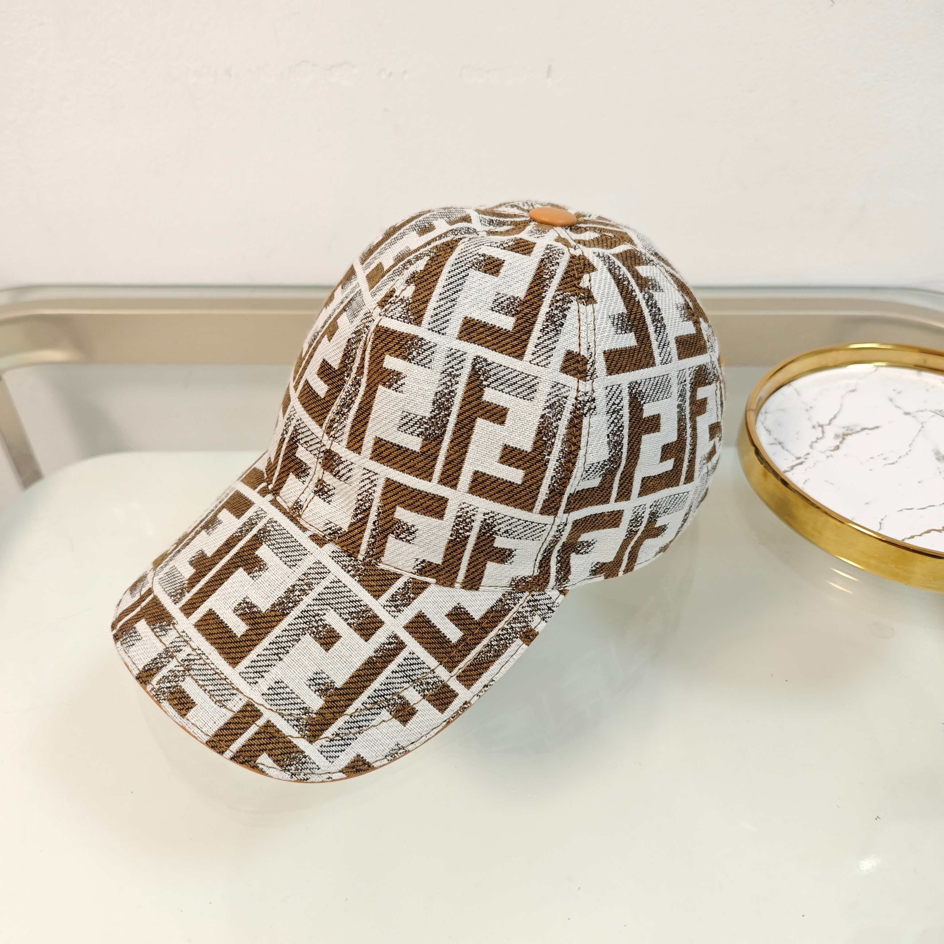 Casquette F